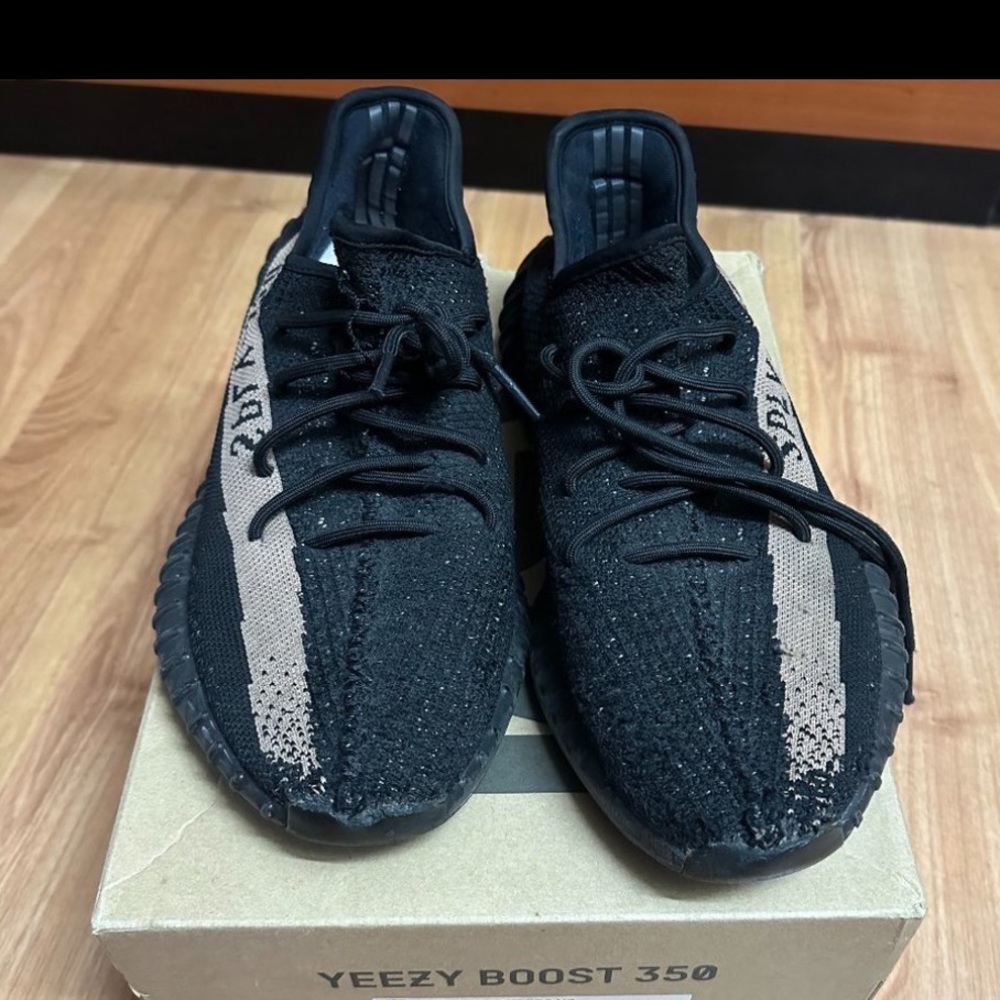 yeezy boost 350 V2 OREO